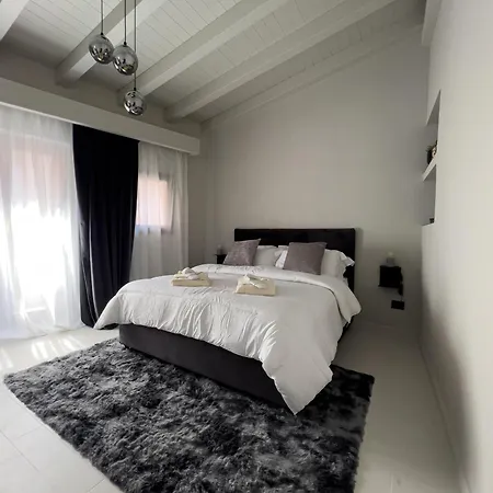 Vicolo San Gaetano -luxury Rooms- *