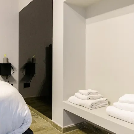 公寓 Vicolo San Gaetano -luxury Rooms-